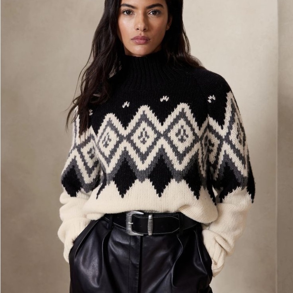 Banana Republic Black and Cream Turtleneck Sweater
